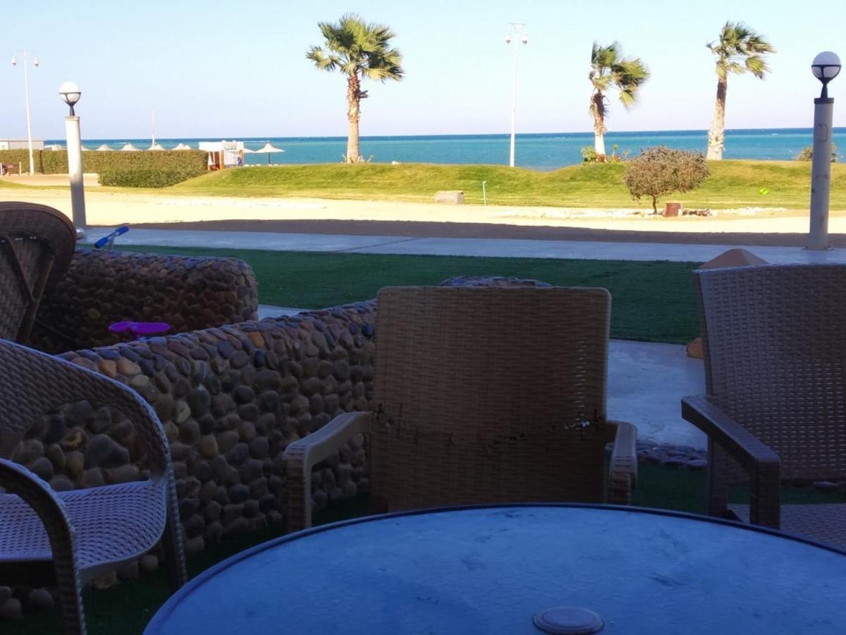 Seaview Chalets In Porto South Beach - Families Only Айн Сохна Екстериор снимка