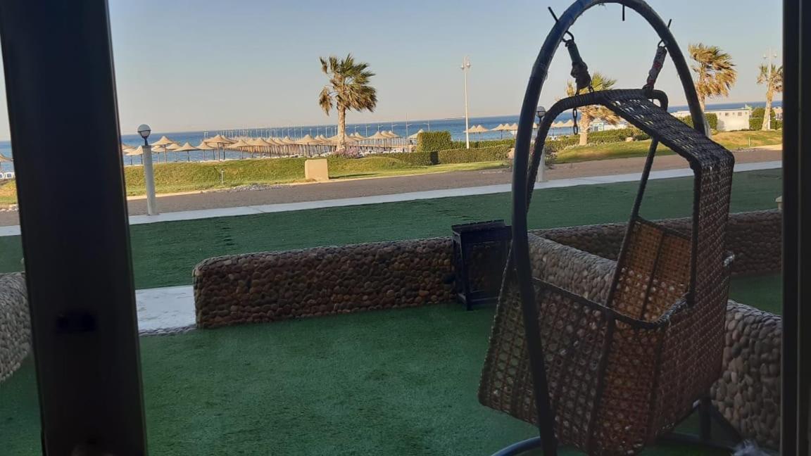 Seaview Chalets In Porto South Beach - Families Only Айн Сохна Екстериор снимка