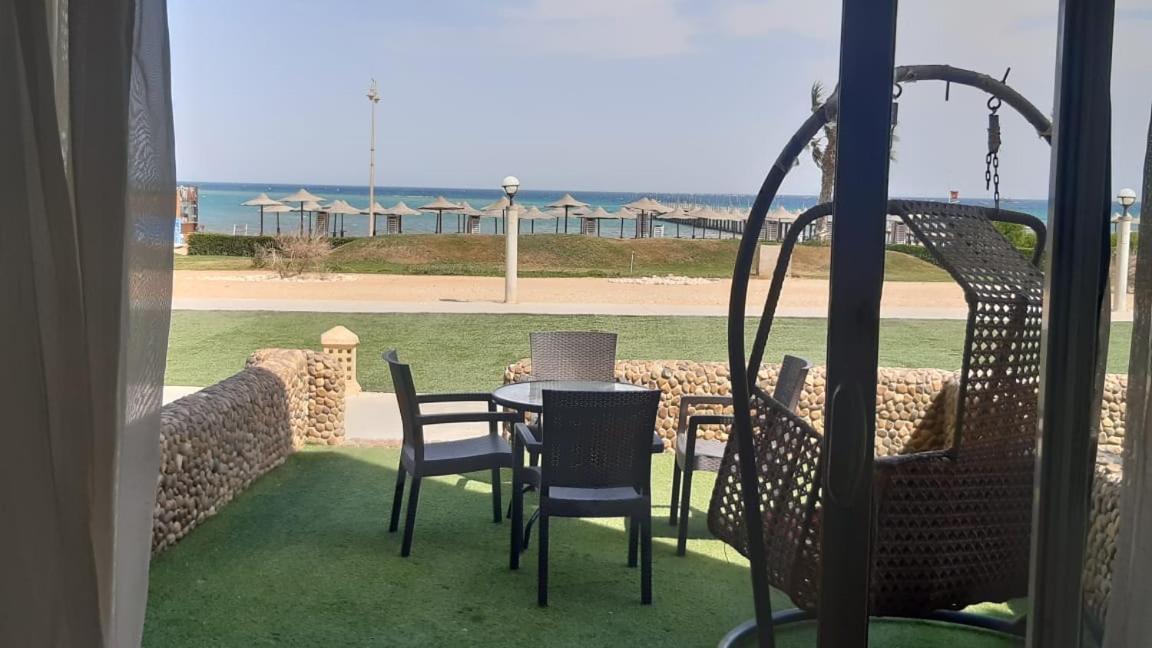 Seaview Chalets In Porto South Beach - Families Only Айн Сохна Екстериор снимка