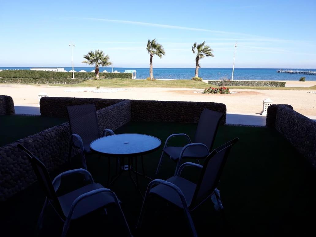 Seaview Chalets In Porto South Beach - Families Only Айн Сохна Екстериор снимка