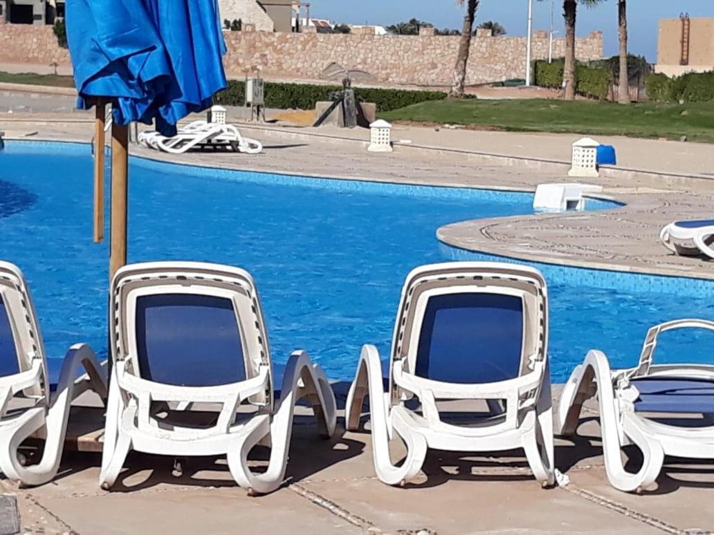 Seaview Chalets In Porto South Beach - Families Only Айн Сохна Екстериор снимка